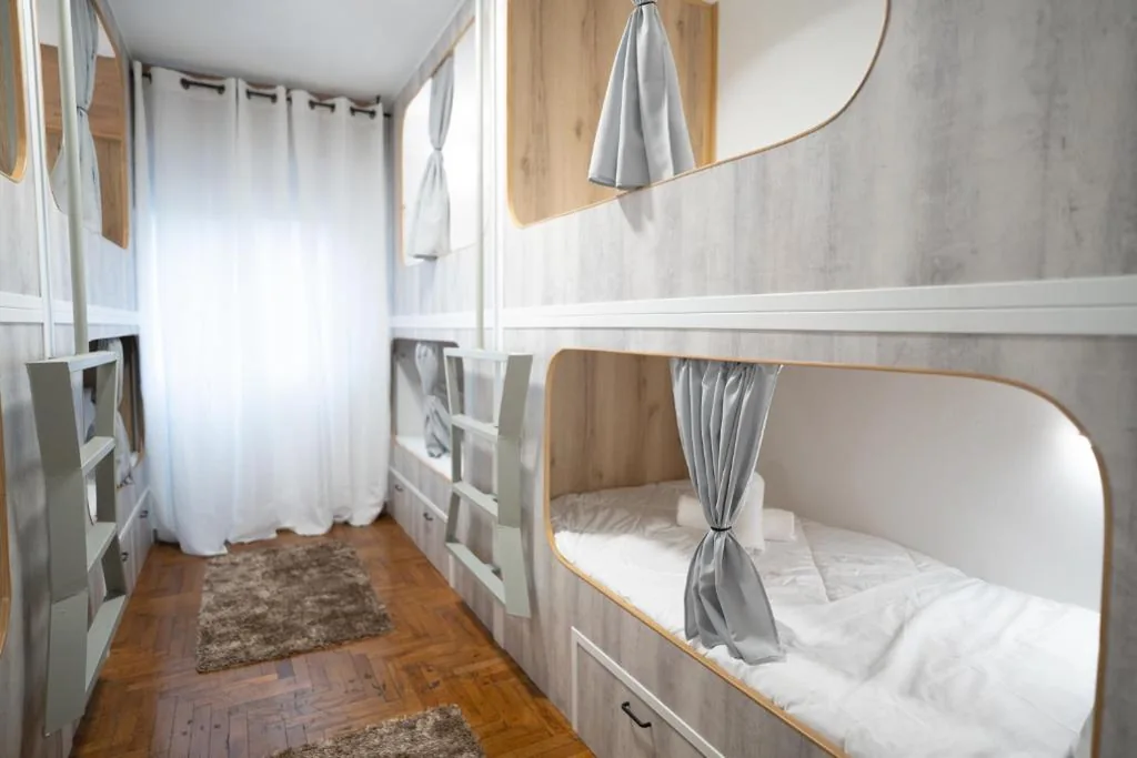 Cama en habitación compartida mixta de 6 camas — La posada