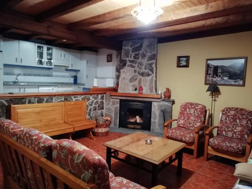 Casa con 5 camere da letto — La Puente 10 de Gredos