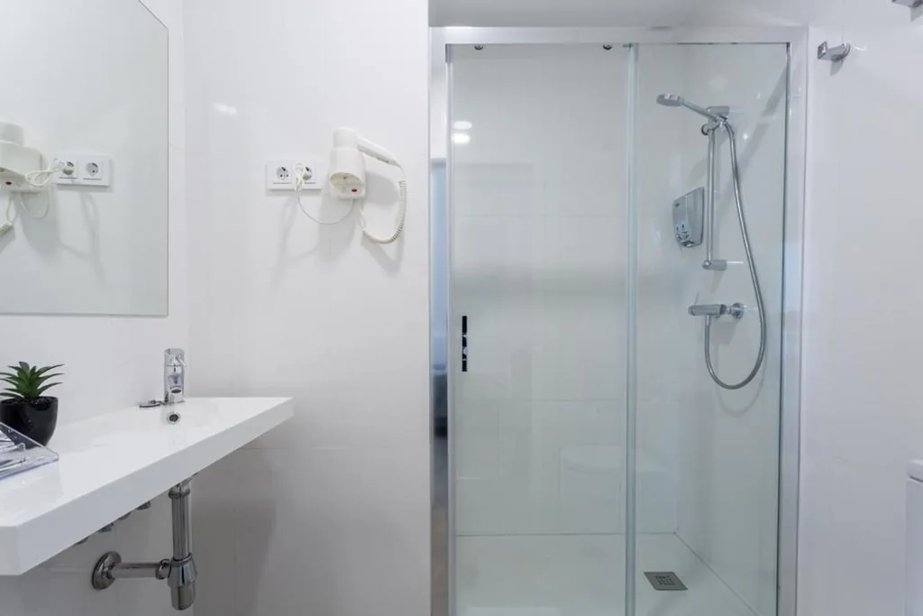 Quarto Duplo Standard - 2 camas — La Puerta de Palacio - Adults Only