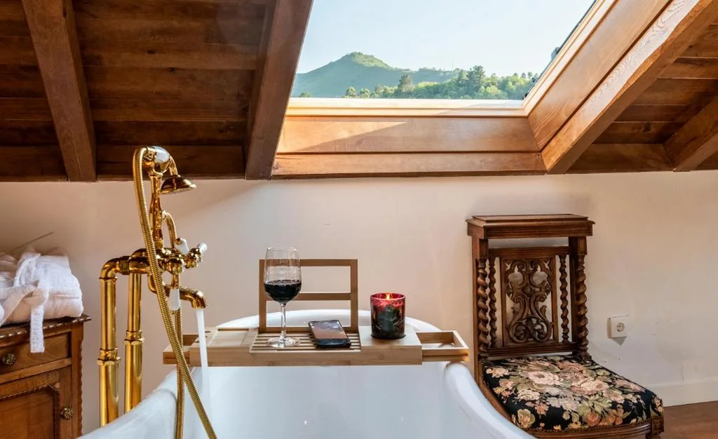 Premium-Apartment mit 3 Schlafzimmern und Balkon — La Rectoral de Besullo