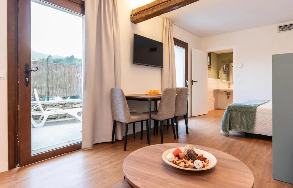 Studio – barrierefrei für Personen mit eingeschränkter Mobilität — La Rectoral de Besullo