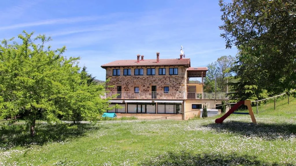 Casa de 5 dormitorios — La Romanika de Fellini