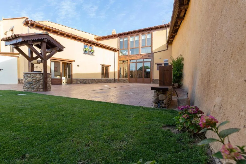 Haus mit 4 Schlafzimmern — La Rosaleda León - Casa Rural -