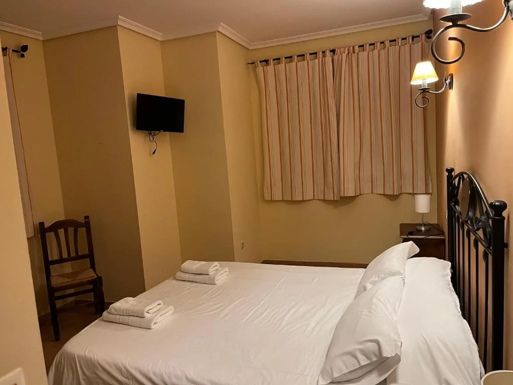 Habitación Doble Superior — La Rueda