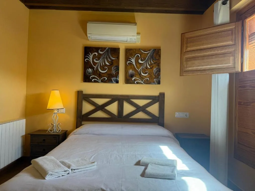 Doppelzimmer — LA SOCIEDAD