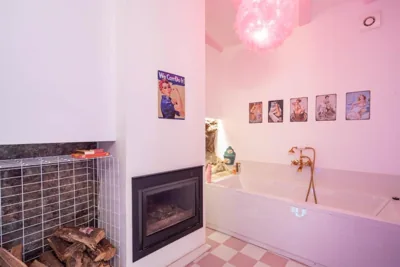La Suite Años 50 La casa de Barbie Chimenea de leña — Foto 3