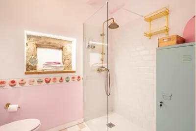 La Suite Años 50 La casa de Barbie Chimenea de leña — Foto 8