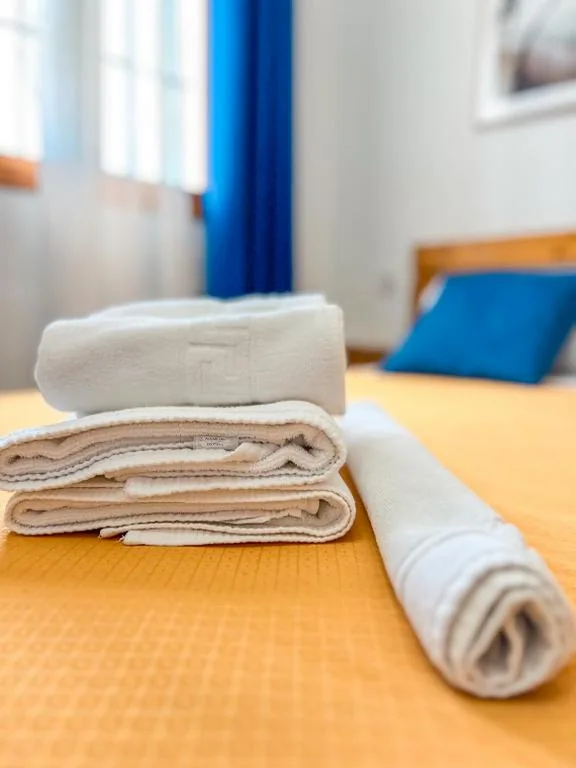 Camera Doppia con bagno privato - 2 letti — La Tortuga Lodging Rooms