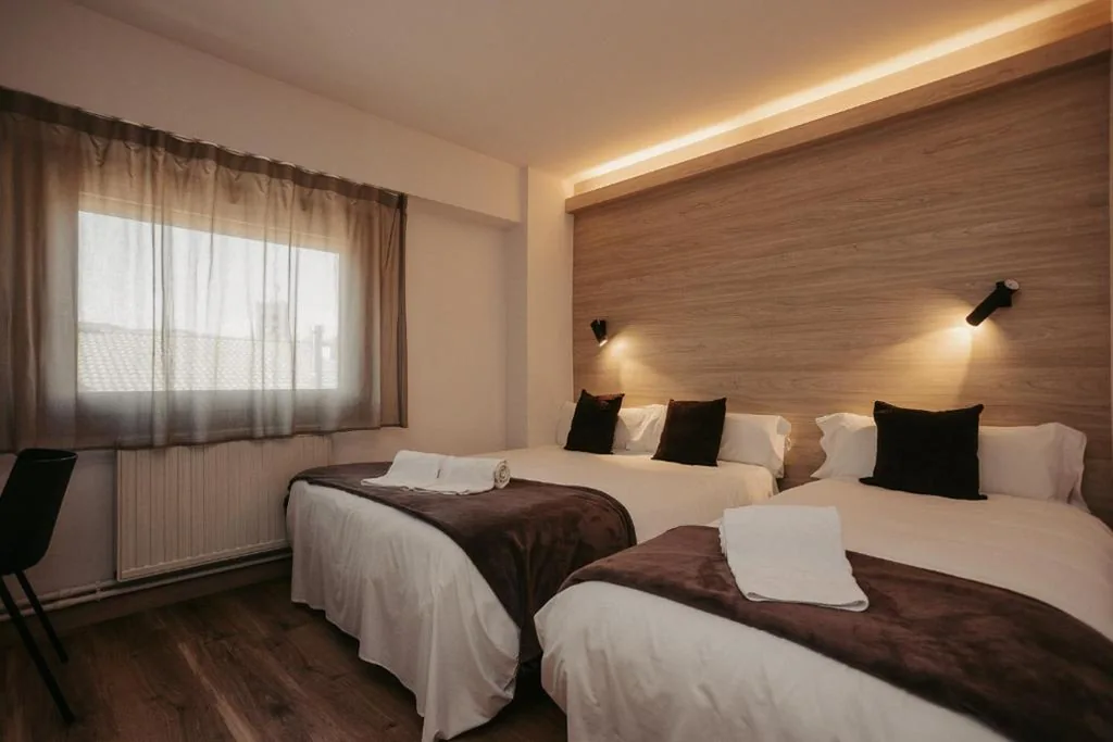 トリプルルーム — La Trobada Hotel Sport