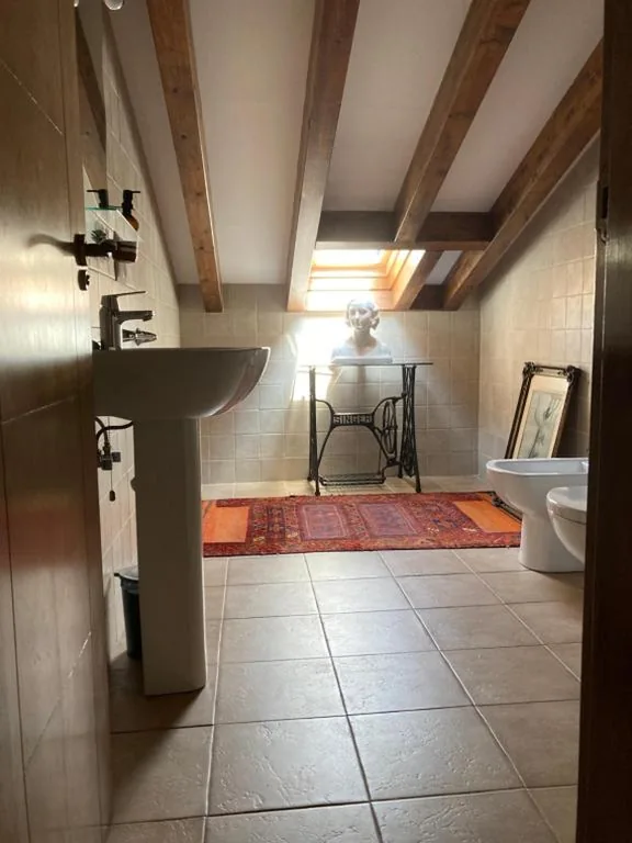 Camera Standard - 1 letto grande — La Valuisilla, hotel rural