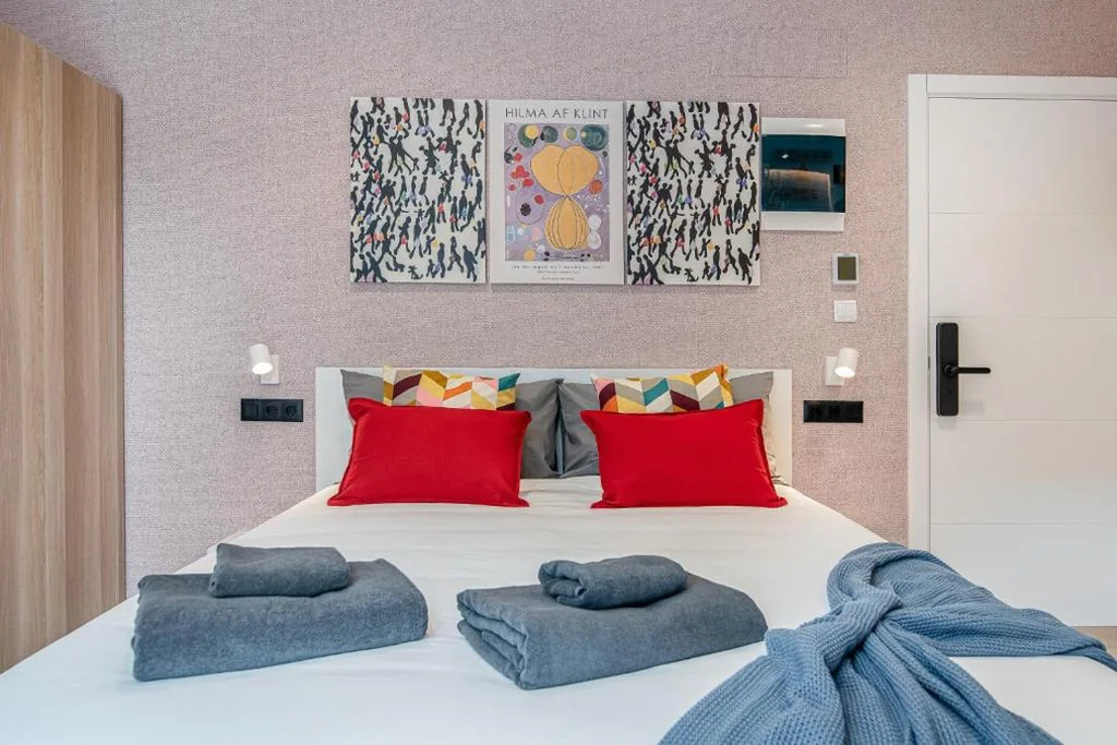 Großes Doppelzimmer — La Vega de Ciudad Jardín Suites