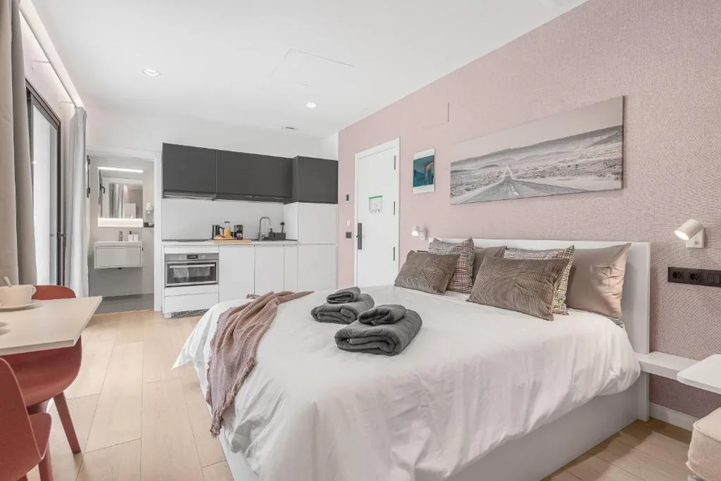 Deluxe-Dreibettzimmer — La Vega de Ciudad Jardín Suites