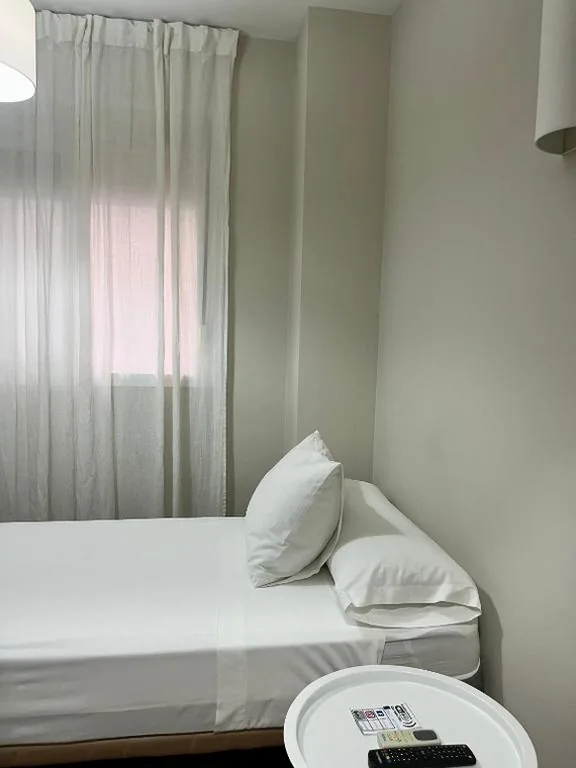 Chambre individuelle — La Vega Rooms