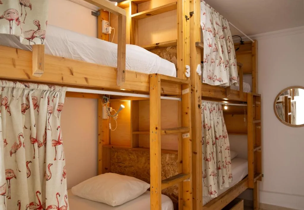 Cama en habitación compartida con 4 camas — La Ventana Azul Surf Hostel