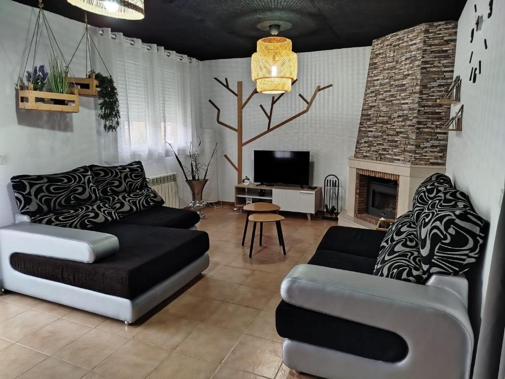 "La Villa de Iker" con Piscina, Barbacoa y a 10 mint de Puy du Fou