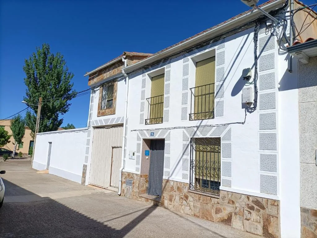 Villa — LA VILLA