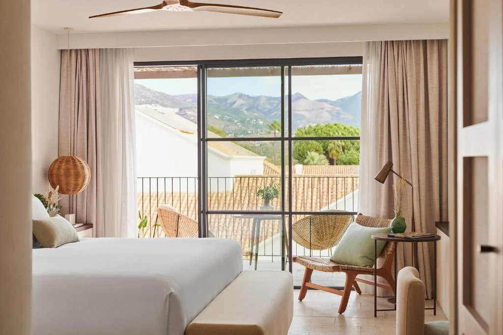 特大床客房 — La Zambra Resort Mijas - Marbella - The Unbound Collection by Hyatt