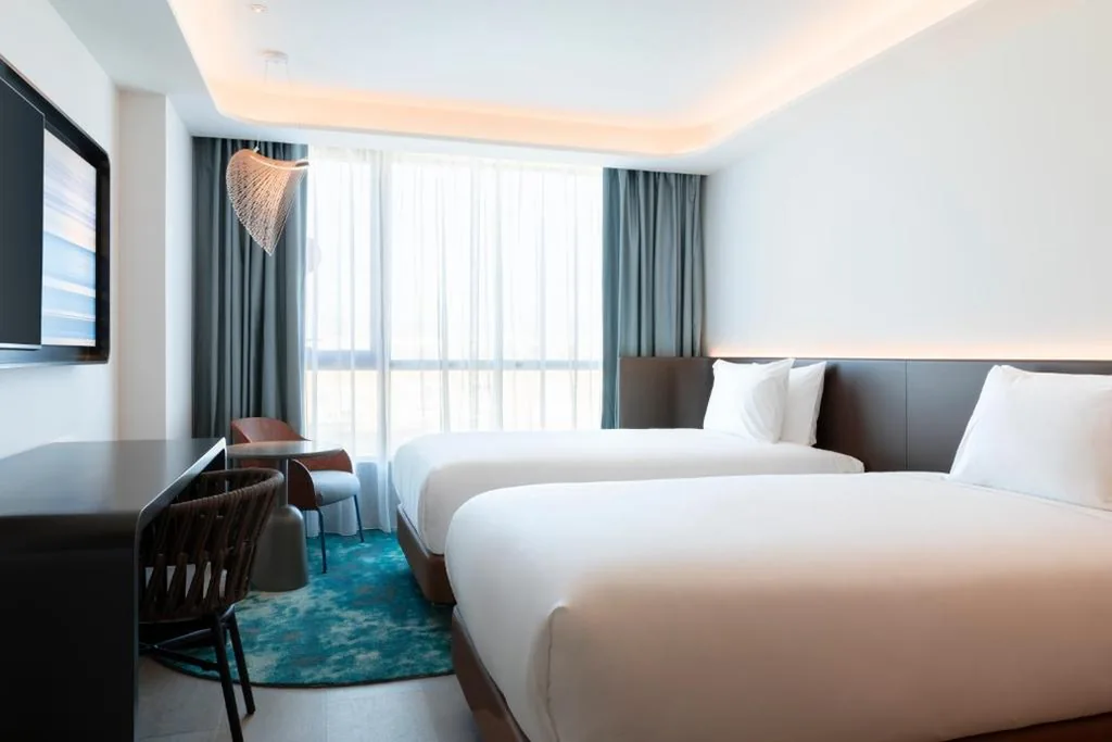 Habitación Doble Estándar - 2 camas — Labtwentytwo - Lab22, a Tribute Portfolio Hotel by Marriott