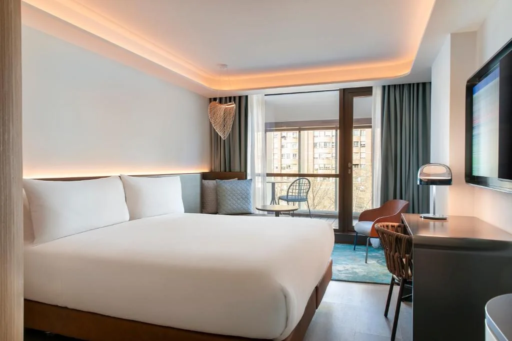 Habitación Superior — Labtwentytwo - Lab22, a Tribute Portfolio Hotel by Marriott