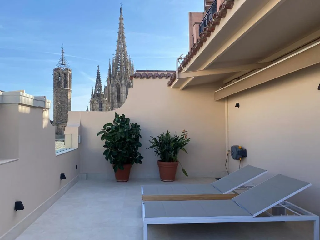 Suite Skyline — Lamaro Hotel Barcelona - Preferred Hotels & Resorts - Lifestyle Collection