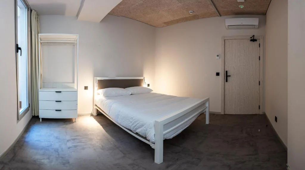 Doppelzimmer für Frauen mit barrierefreiem Zugang — Lamia BBK Women Hostel-Solo mujeres