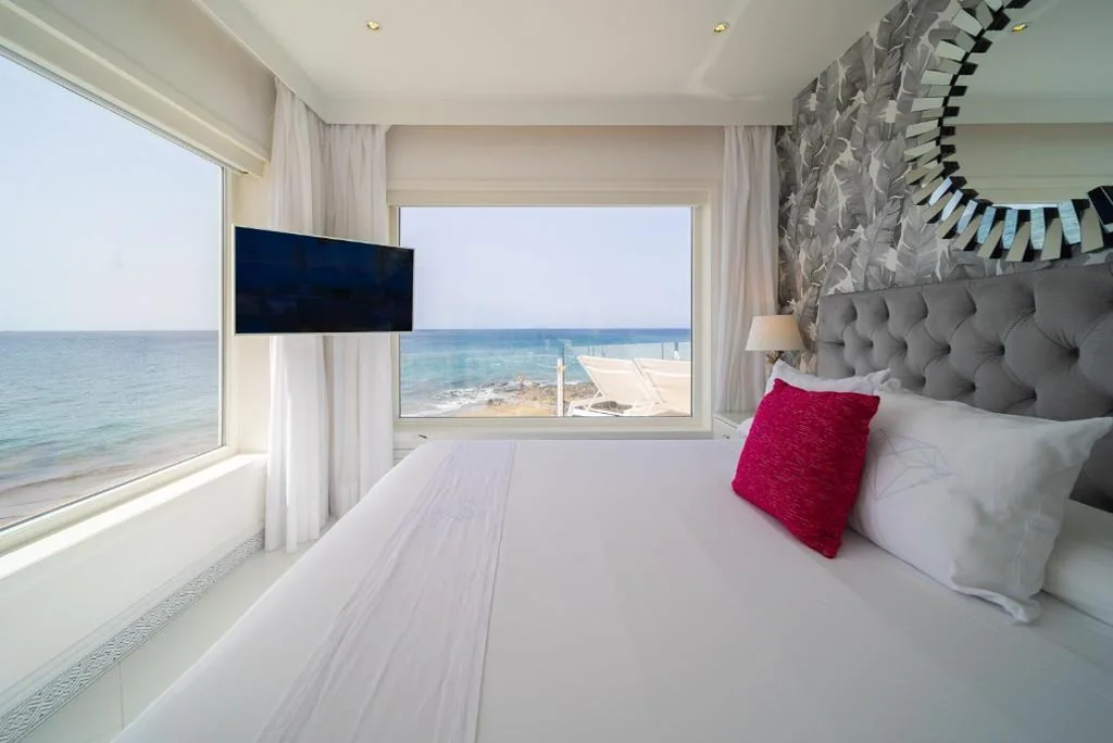 Suite Superior con vistas al mar — Lani's Suites de Luxe - Adults Only
