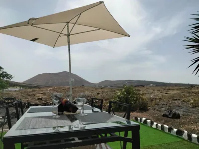 LANZAROTE Casa Volcánica-Anclada sobre la lava del volcán — foto 8
