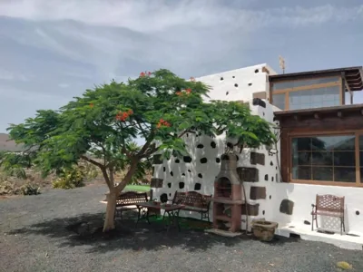 LANZAROTE Casa Volcánica-Anclada sobre la lava del volcán — foto 10