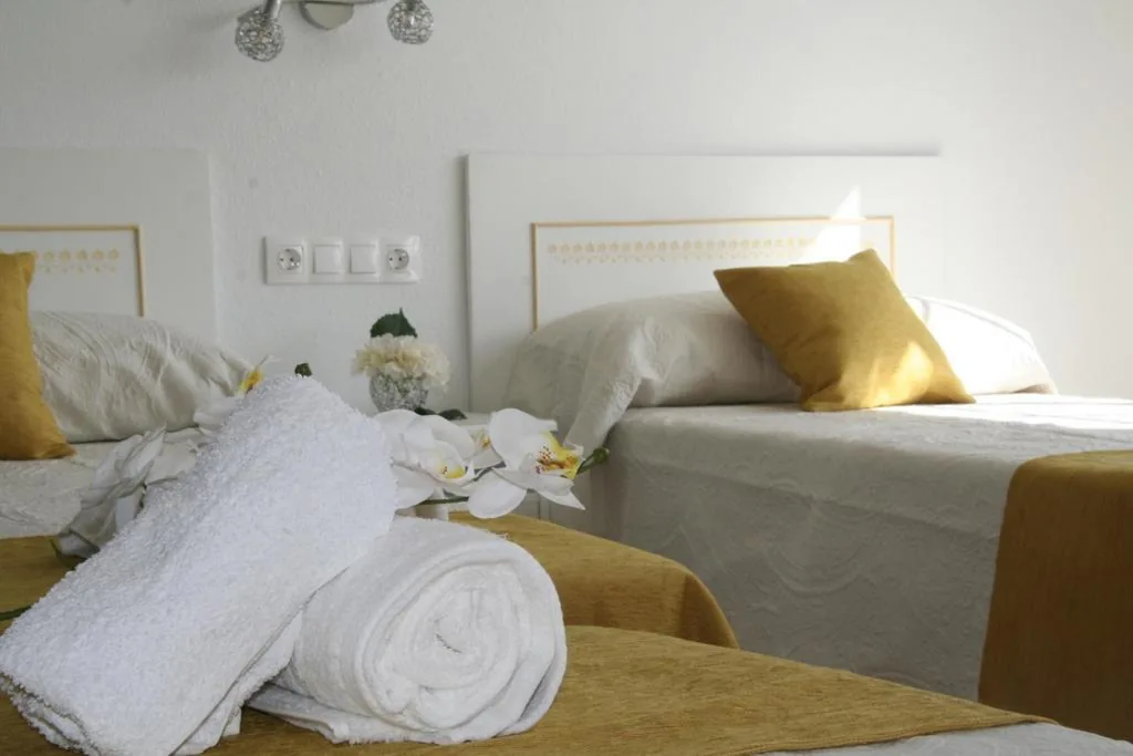 Vierbettzimmer mit Dusche — Lar do Peregrino