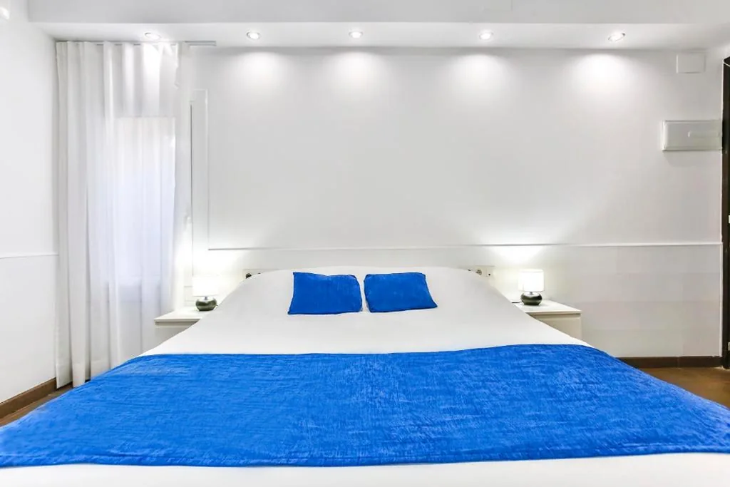 Quarto Duplo com casa de banho privativa — Laramond Barcelona Rooms by Casa Consell