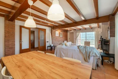 Large 4-Bed Villa 10 guests, mountain and beach, at 30' from Barcelona & 10' from F1 Circuit — photo 8