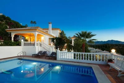 Large Family Villa 500m From Beach with Stunning Views — photo 6