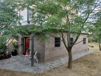 Large house surrounded by nature — foto 6
