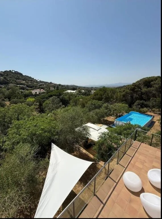 Villa — Large house surrounded by nature