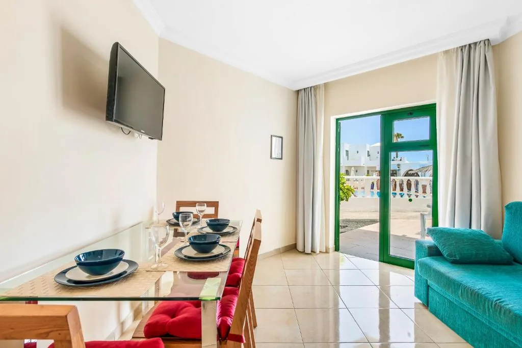 Apartamento Familiar Deluxe de 2 dormitorios — Las Adelfas
