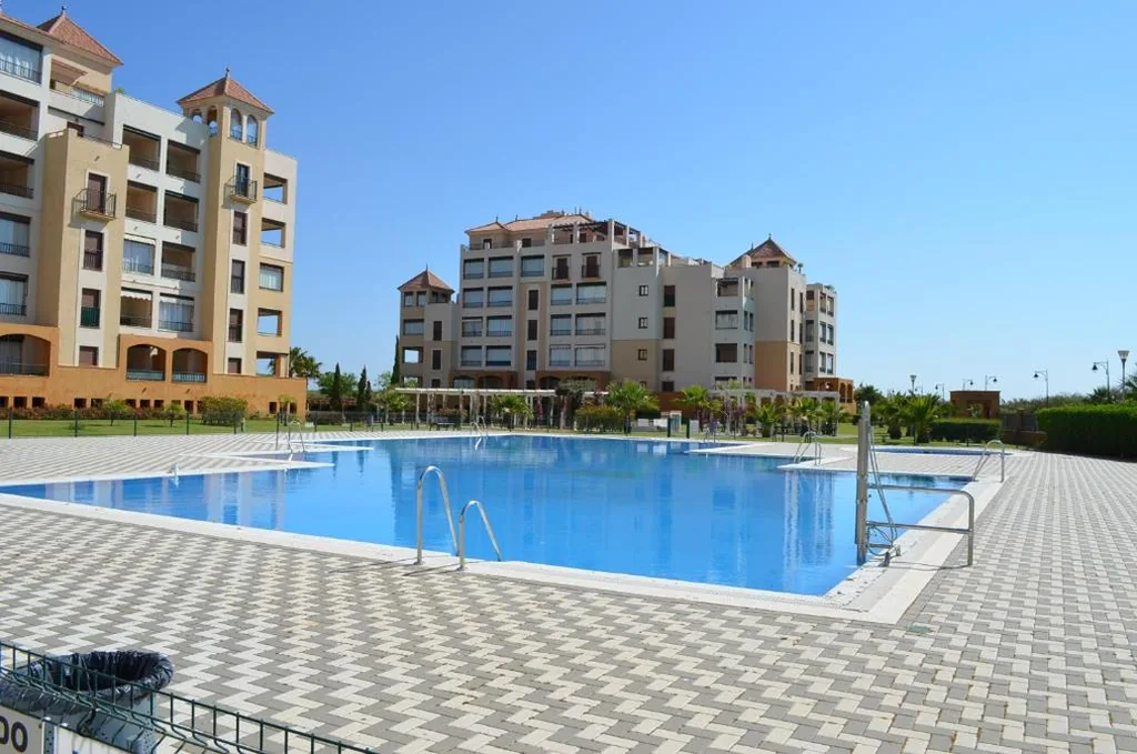 Apartment mit 2 Schlafzimmern, Terrasse und Meerblick — Las Arenas SOLMARES