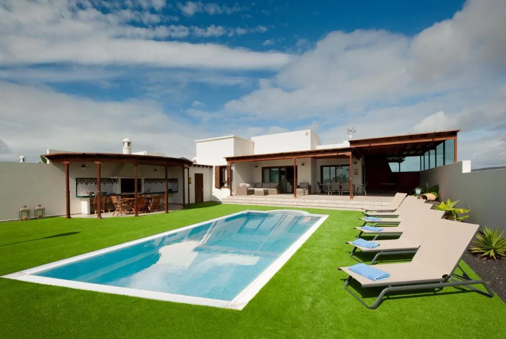 Five-Bedroom Villa with Private Pool — Las Caletas Village Playa Blanca