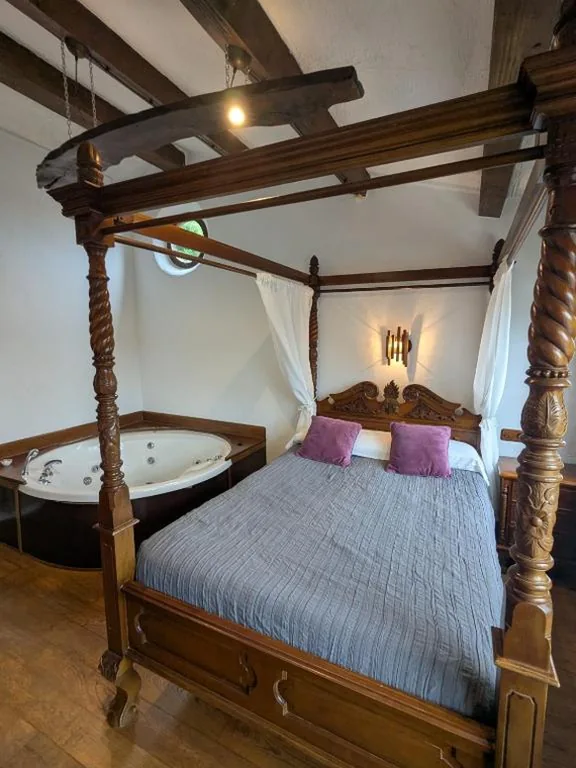 Habitación Doble con bañera de hidromasaje — Las Casas de Isu