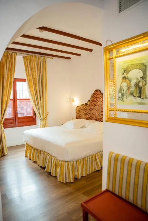 Habitación Doble Clásica con bañera de hidromasaje - 1 o 2 camas — Las Casas de la Judería de Córdoba