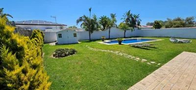 Las Casitas de la Barrosa con jardín y piscina — foto 3