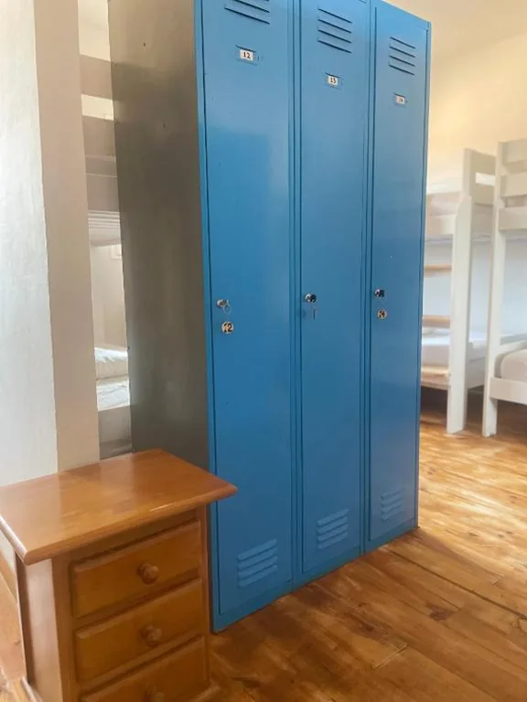 Litera en habitación compartida mixta — Las Hadas Albergue -solo para Peregrinos - Vegano -Bar