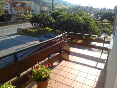 Las Higueras -casa con jardín- — foto 11