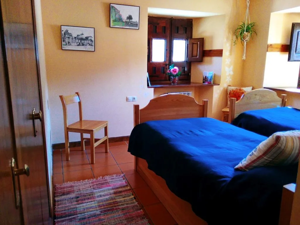 Tweepersoonskamer met eigen badkamer - 2 bedden — Las Huellas de Cameros