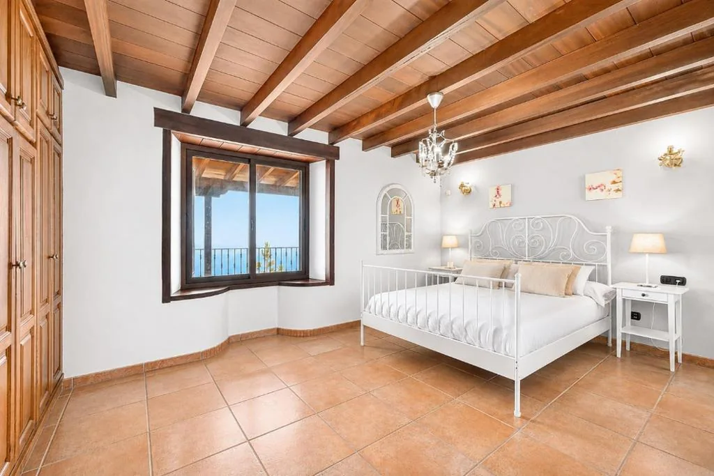 LAS MORADITAS, CHALET con PISCINA PRIVADA
