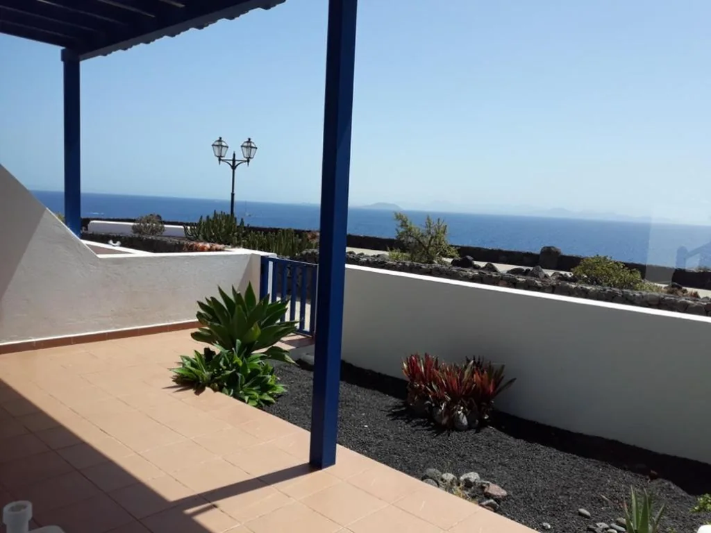Vrijstaand huis met 3 slaapkamers — Las Moreras Playa Blanca