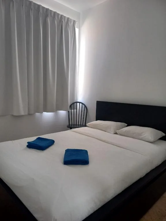 Chambre double avec salle de bains privative — Las Palmas Nest Hostel