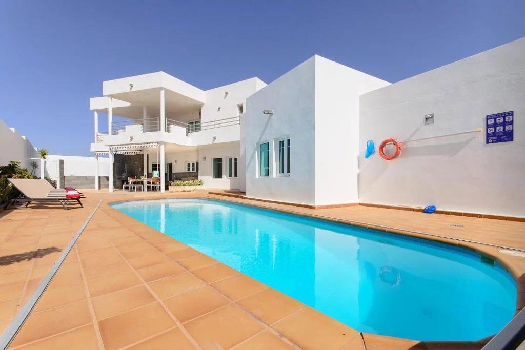 Villa con vistas al jardín — Las Perseidas