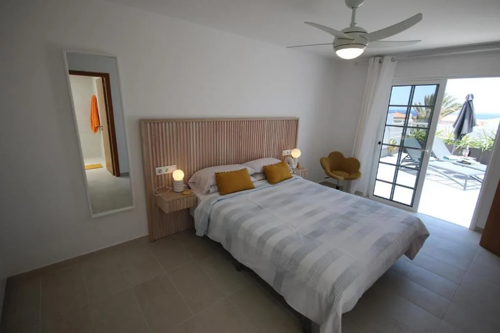 LAS ROSAS by RENTMEDANO Stunning luxury Chocolate Box villa with private heated pool & wifi