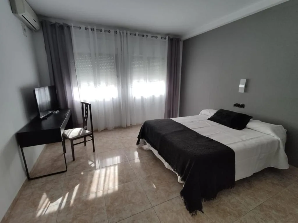 Chambre avec grand lit — Las Talliscas