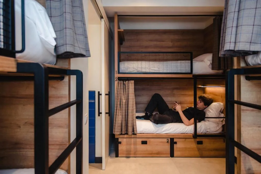 Bed in 6-Bed Mixed Dormitory Room — LATROUPE La Granja